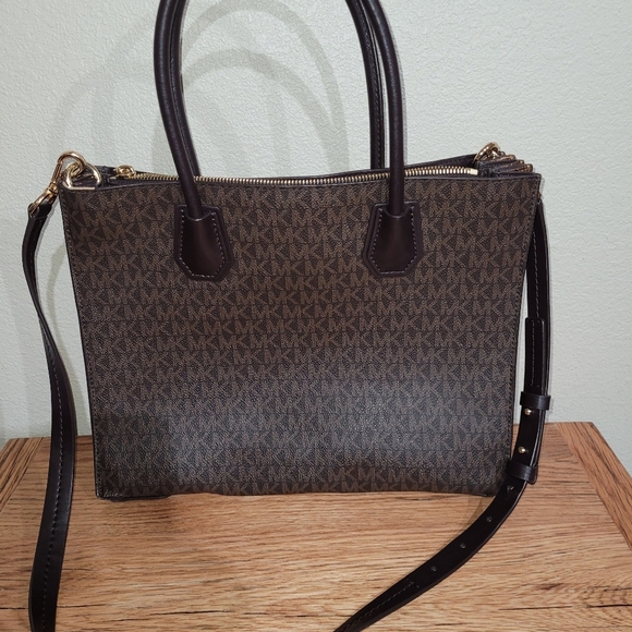 Michael Kors Metallic Signature Accordion Mercer Tote - Picture 2 of 5